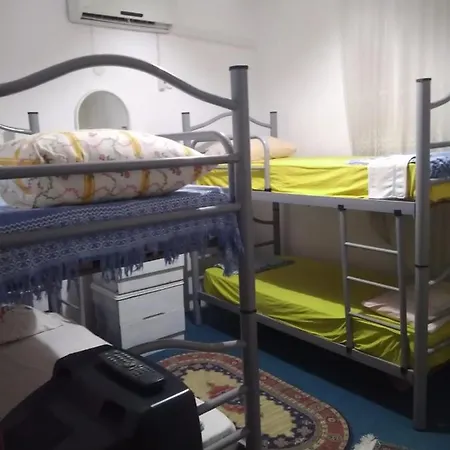 بيت شباب Avrasya Pansiyon-hostel *
